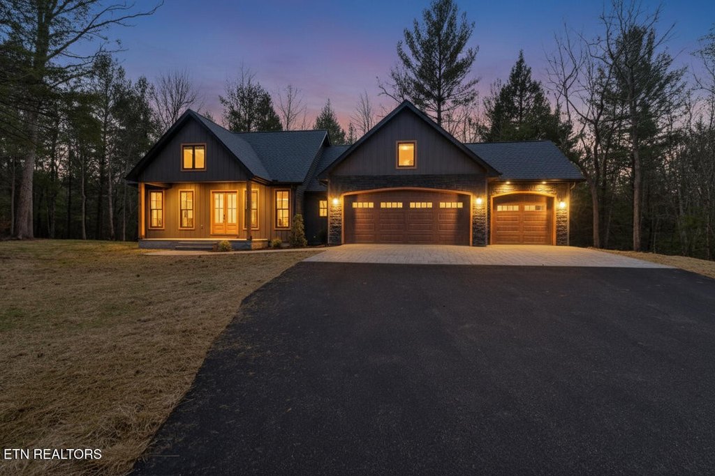 Jamestown, Tennessee, 38556, United States, 3 Bedrooms Bedrooms, ,2 BathroomsBathrooms,Residential,Forsale,2010945