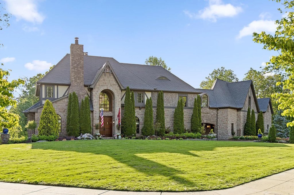 Signal Mountain, Tennessee, 37377, United States, 6 Bedrooms Bedrooms, ,6.5 BathroomsBathrooms,Residential,Forsale,1922158