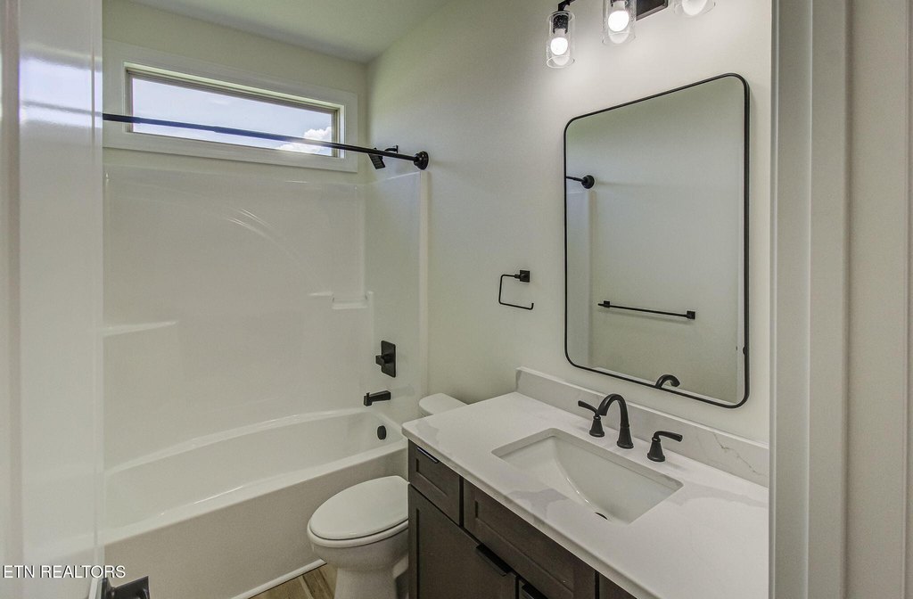 Vonore, Tennessee, 37885, United States, 3 Bedrooms Bedrooms, ,2 BathroomsBathrooms,Residential,Forsale,1910198