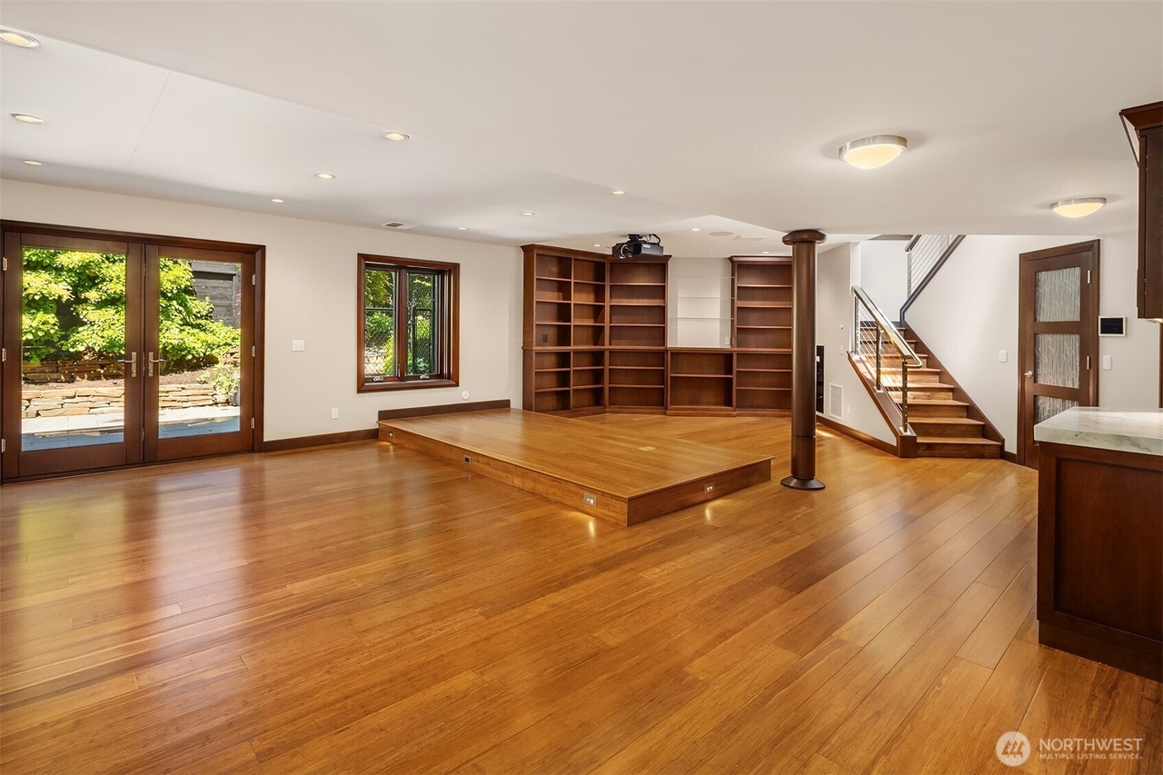 Mukilteo, Washington, 98275, United States, 4 Bedrooms Bedrooms, ,4 BathroomsBathrooms,Residential,Forsale,2009203