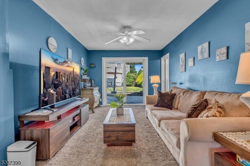 Linden City, New Jersey, 07036, United States, 3 Bedrooms Bedrooms, ,2 BathroomsBathrooms,Residential,Forsale,1994039