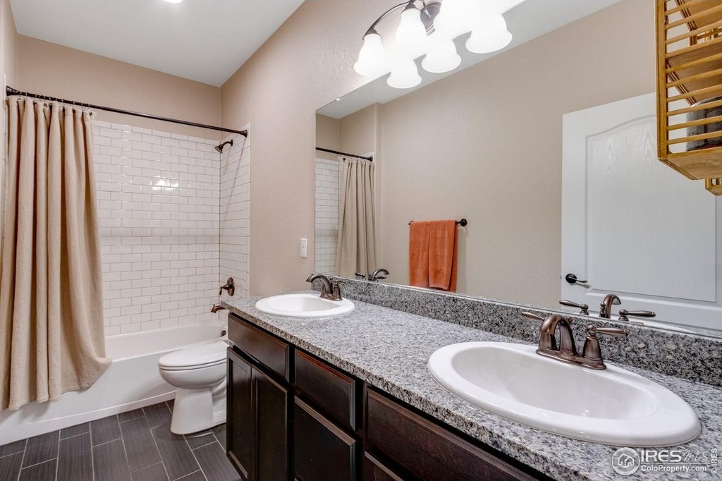 Longmont, Colorado, 80501, United States, 3 Bedrooms Bedrooms, ,2 BathroomsBathrooms,Residential,Forsale,2009201