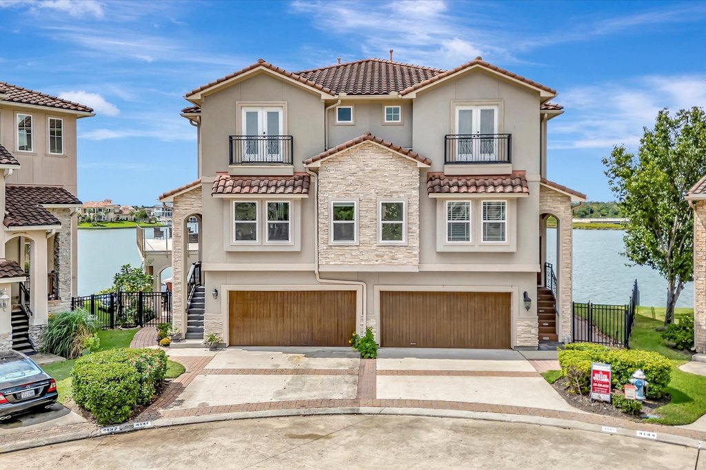 Seabrook, Texas, 77586, United States, 5 Bedrooms Bedrooms, ,4 BathroomsBathrooms,Residential,Forsale,1954136