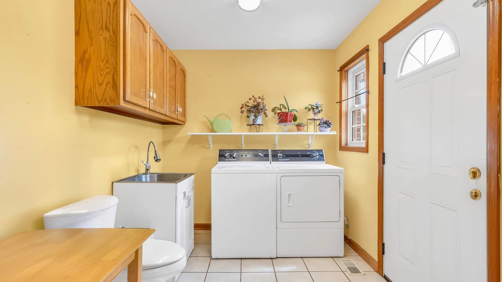 Ringgold, Georgia, 30736, United States, 5 Bedrooms Bedrooms, ,3.5 BathroomsBathrooms,Residential,Forsale,2009483