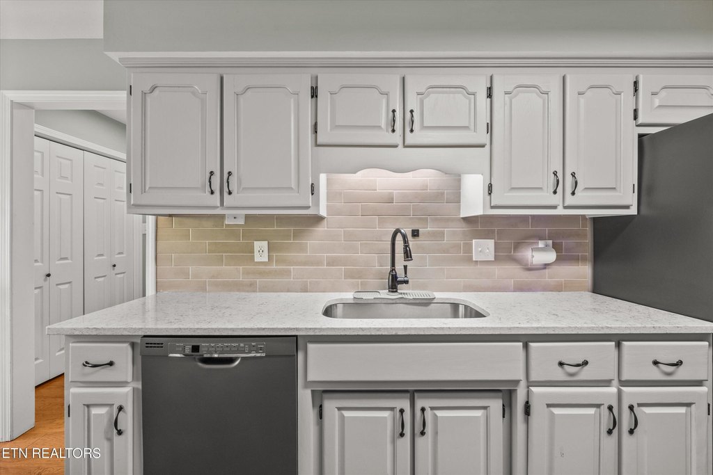 Maryville, Tennessee, 37801, United States, 3 Bedrooms Bedrooms, ,2.5 BathroomsBathrooms,Residential,Forsale,1910242