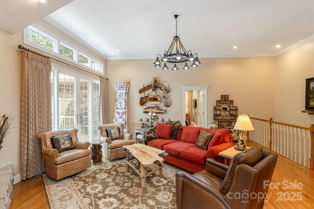 Flat Rock, North Carolina, 28731, United States, 3 Bedrooms Bedrooms, ,3 BathroomsBathrooms,Residential,Forsale,1985995