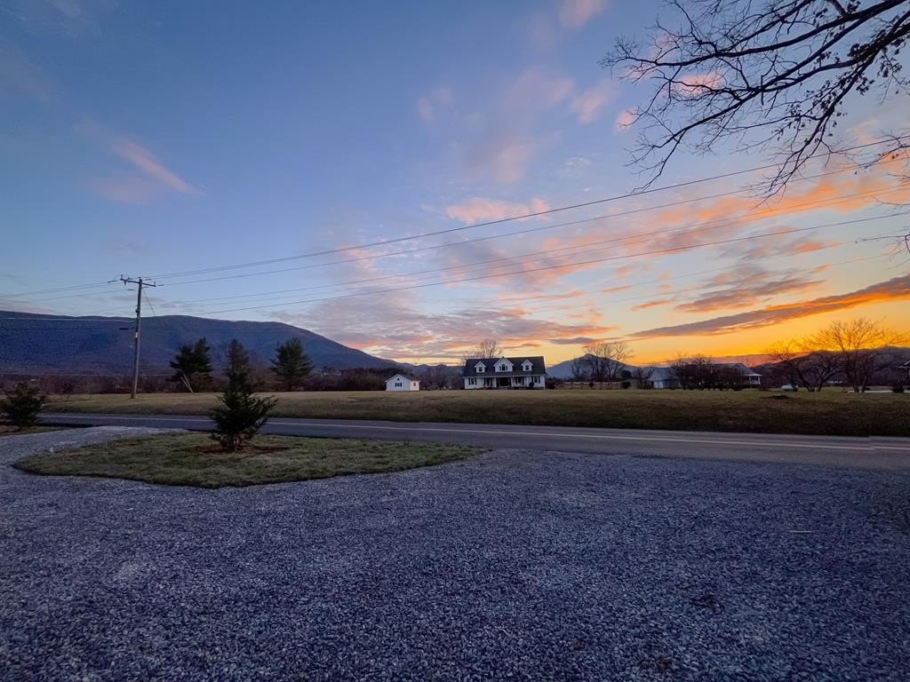 Sevierville, Tennessee, 37862, United States, 3 Bedrooms Bedrooms, ,2 BathroomsBathrooms,Residential,Forsale,1973585