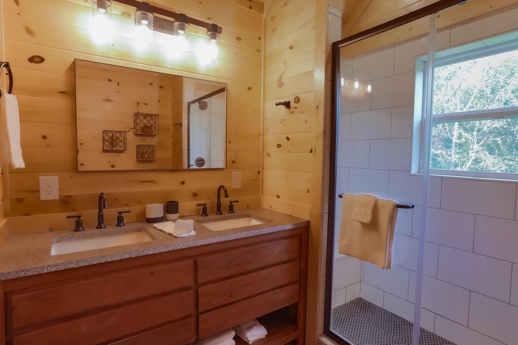 Sevierville, Tennessee, 37862, United States, 3 Bedrooms Bedrooms, ,2 BathroomsBathrooms,Residential,Forsale,1973585