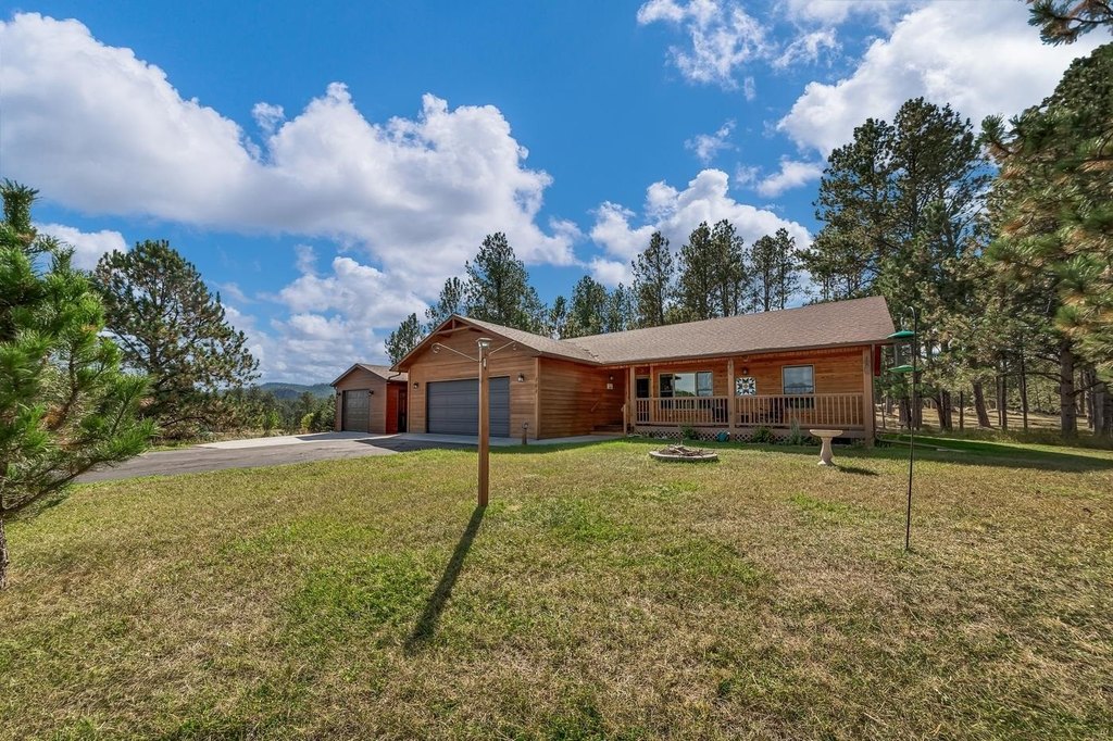 Custer, South Dakota, 57730, United States, 3 Bedrooms Bedrooms, ,2 BathroomsBathrooms,Residential,Forsale,1962258