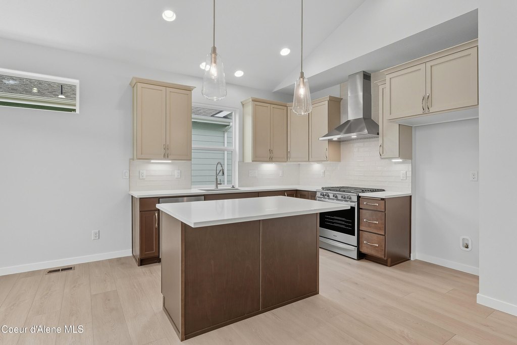 Coeur d'Alene, Idaho, 83815, United States, 4 Bedrooms Bedrooms, ,3 BathroomsBathrooms,Residential,Forsale,1984592