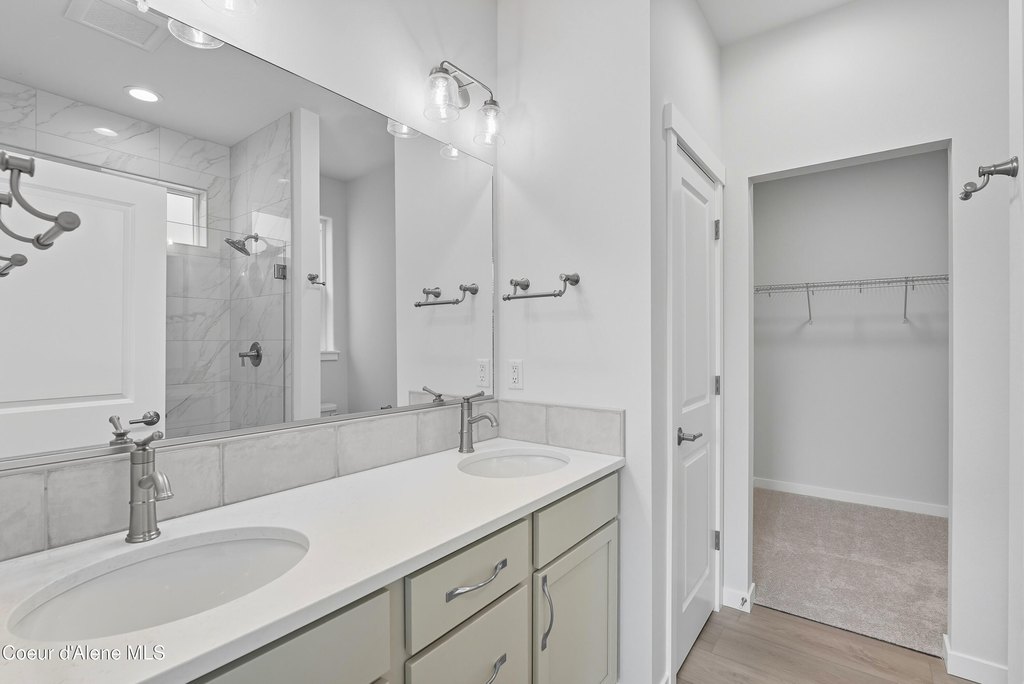 Coeur d'Alene, Idaho, 83815, United States, 4 Bedrooms Bedrooms, ,3 BathroomsBathrooms,Residential,Forsale,1984592