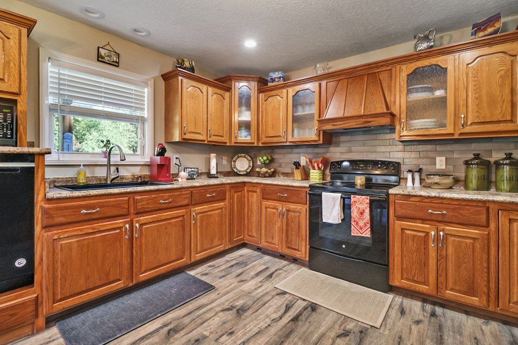 Jamestown, Tennessee, 38556, United States, 3 Bedrooms Bedrooms, ,2 BathroomsBathrooms,Residential,Forsale,1968518