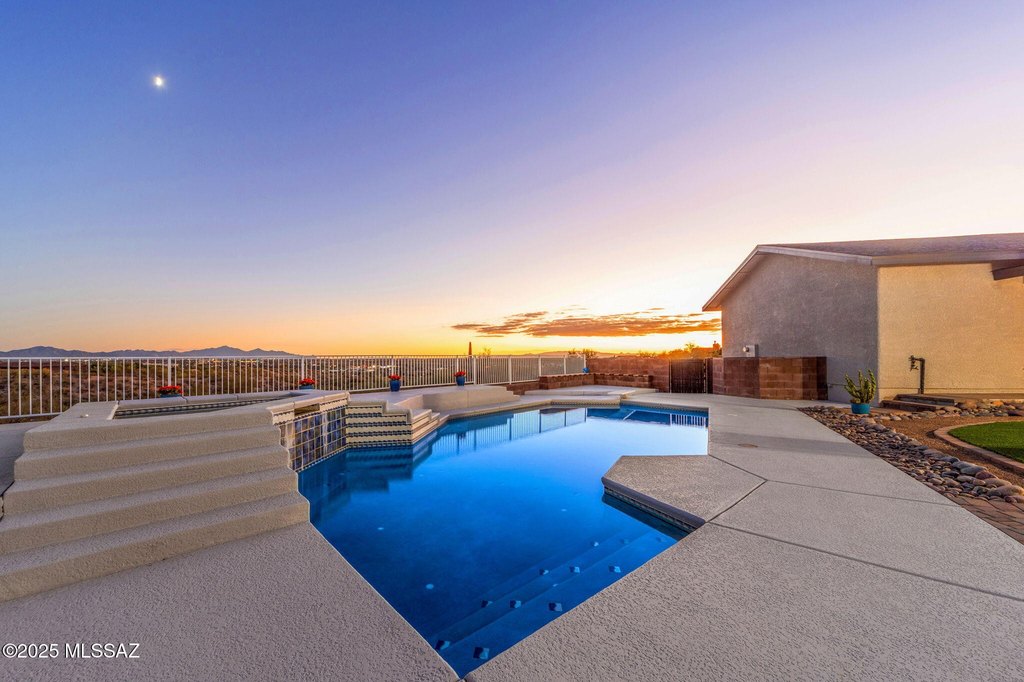 Tucson, Arizona, 85730, United States, 3 Bedrooms Bedrooms, ,3 BathroomsBathrooms,Residential,Forsale,2004422