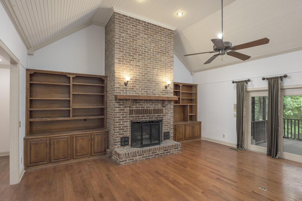 Signal Mountain, Tennessee, 37377, United States, 5 Bedrooms Bedrooms, ,3.5 BathroomsBathrooms,Residential,Forsale,1995325