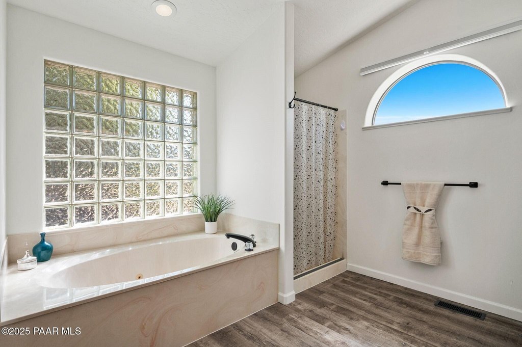 Prescott, Arizona, 86305, United States, 3 Bedrooms Bedrooms, ,2.5 BathroomsBathrooms,Residential,Forsale,1968213