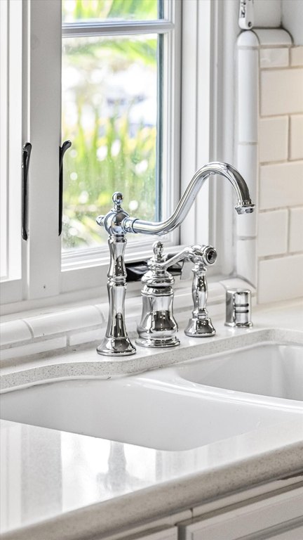 SANTA BARBARA, California, 93101, United States, 2 Bedrooms Bedrooms, ,2.5 BathroomsBathrooms,Residential,Forsale,2004320