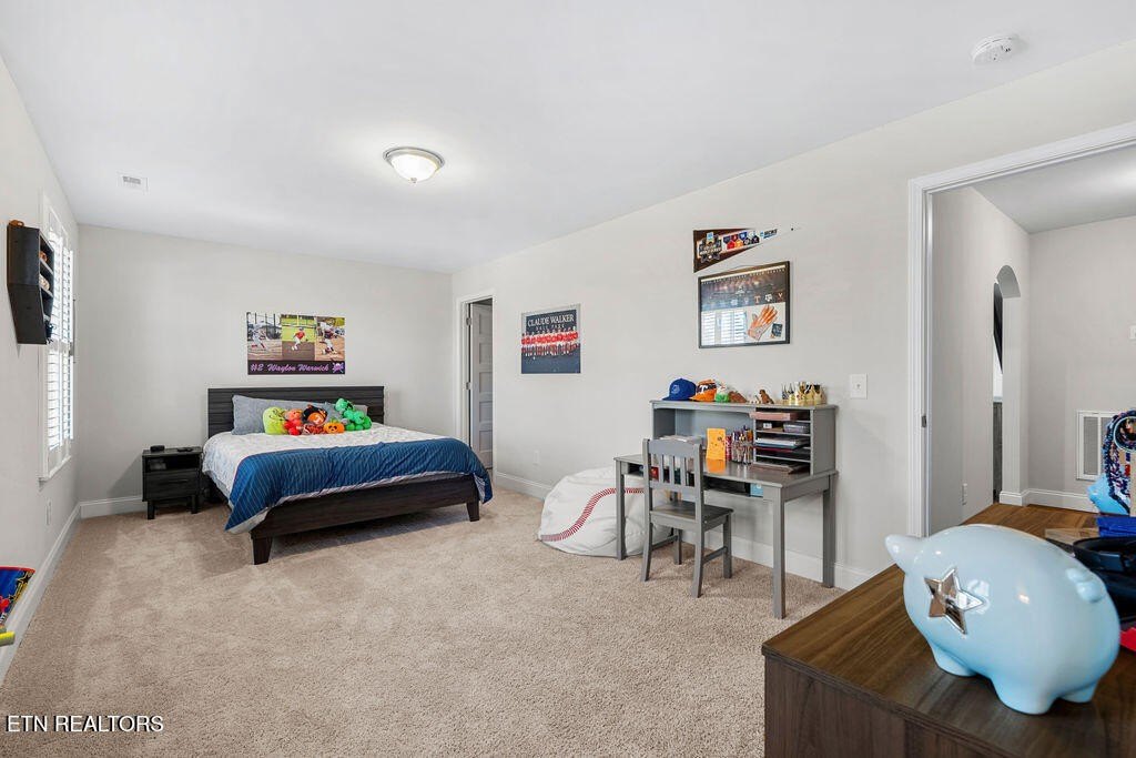 Lenoir City, Tennessee, 37771, United States, 4 Bedrooms Bedrooms, ,3.5 BathroomsBathrooms,Residential,Forsale,1973586