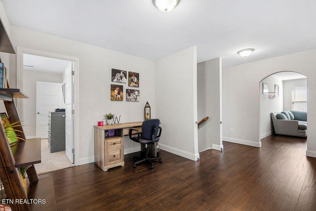 Lenoir City, Tennessee, 37771, United States, 4 Bedrooms Bedrooms, ,3.5 BathroomsBathrooms,Residential,Forsale,1973586