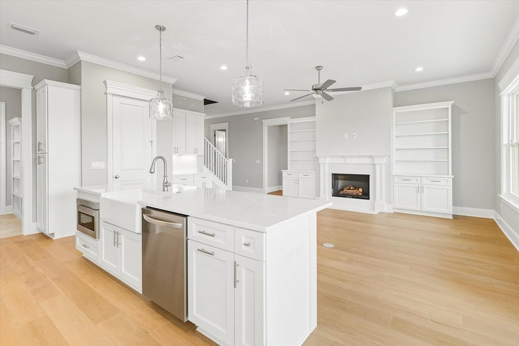 Tallahassee, Florida, 32312, United States, 4 Bedrooms Bedrooms, ,3 BathroomsBathrooms,Residential,Forsale,1995100