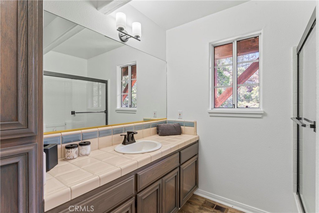 Lake Arrowhead, California, 92352, United States, 3 Bedrooms Bedrooms, ,2.5 BathroomsBathrooms,Residential,Forsale,1971045