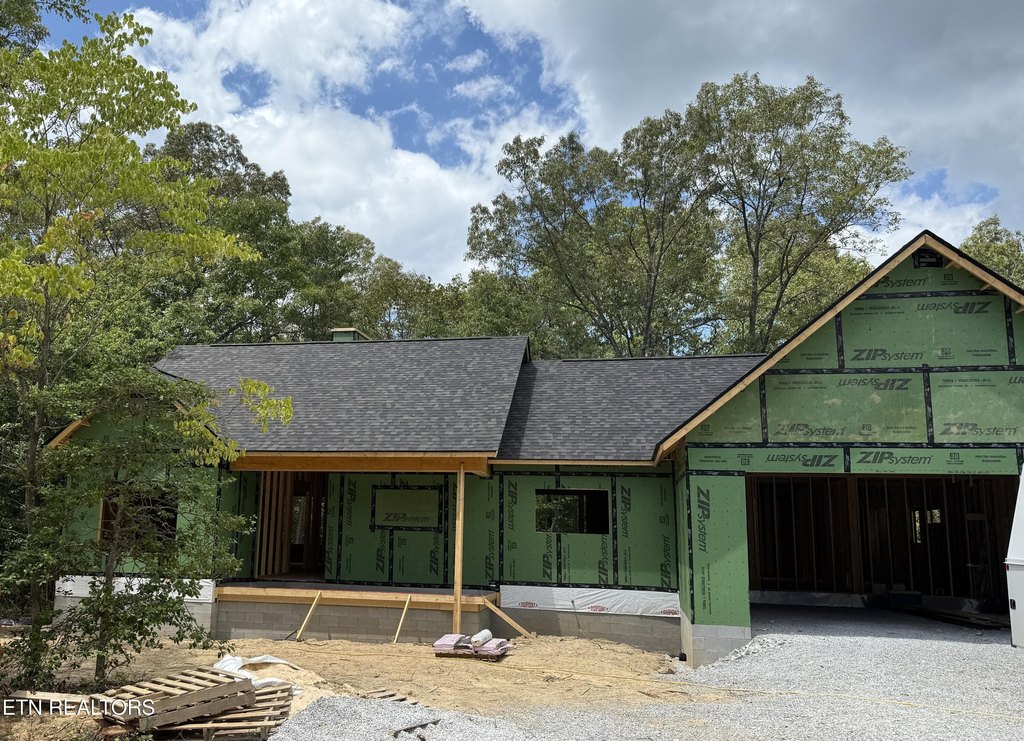 Crossville, Tennessee, 38558, United States, 3 Bedrooms Bedrooms, ,2 BathroomsBathrooms,Residential,Forsale,1996589