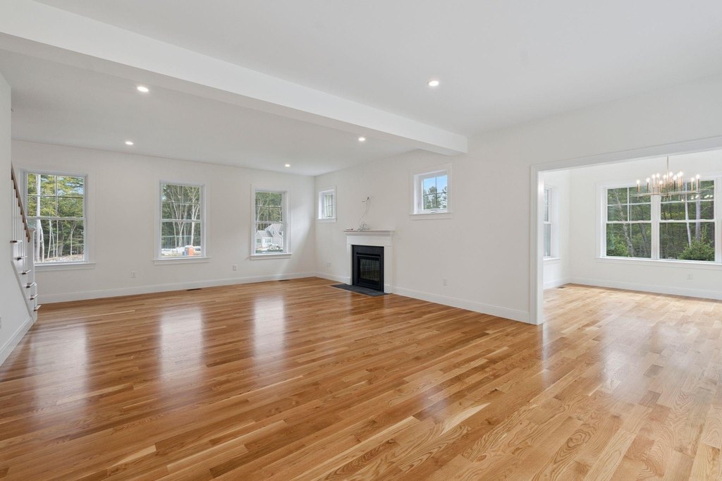 Kittery, Maine, 03905, United States, 4 Bedrooms Bedrooms, ,2.5 BathroomsBathrooms,Residential,Forsale,1968473