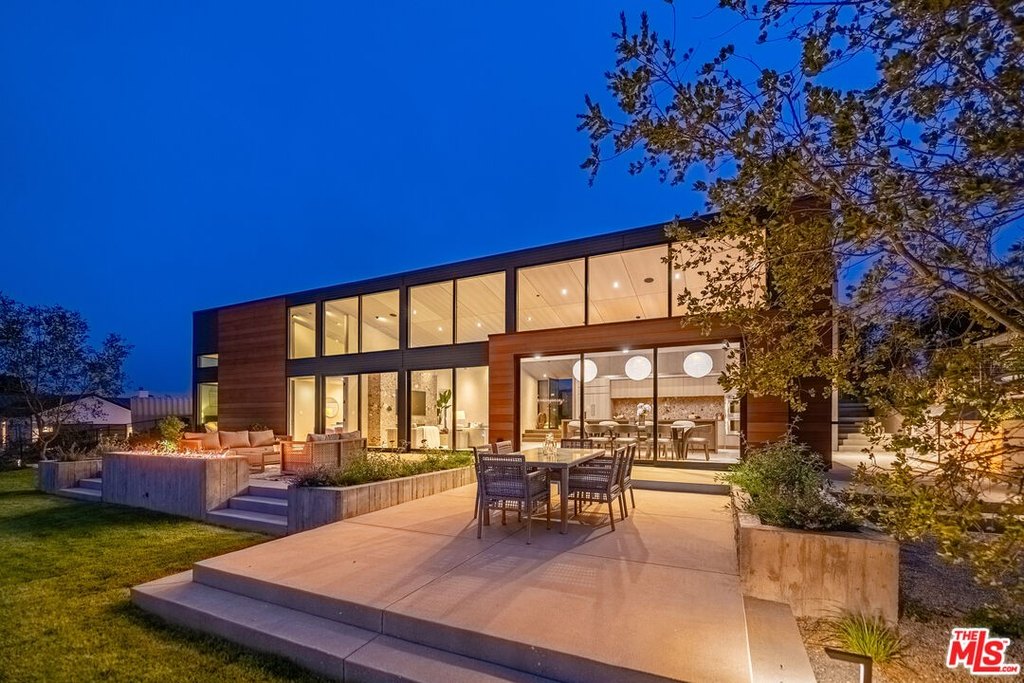 Malibu, California, 90265, United States, 3 Bedrooms Bedrooms, ,3 BathroomsBathrooms,Residential,Forsale,2004062