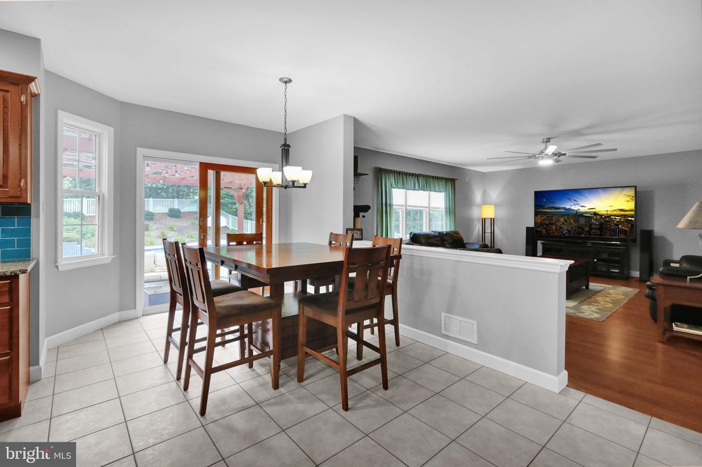 SINKING SPRING, Pennsylvania, 19608, United States, 6 Bedrooms Bedrooms, ,3.5 BathroomsBathrooms,Residential,Forsale,2009568