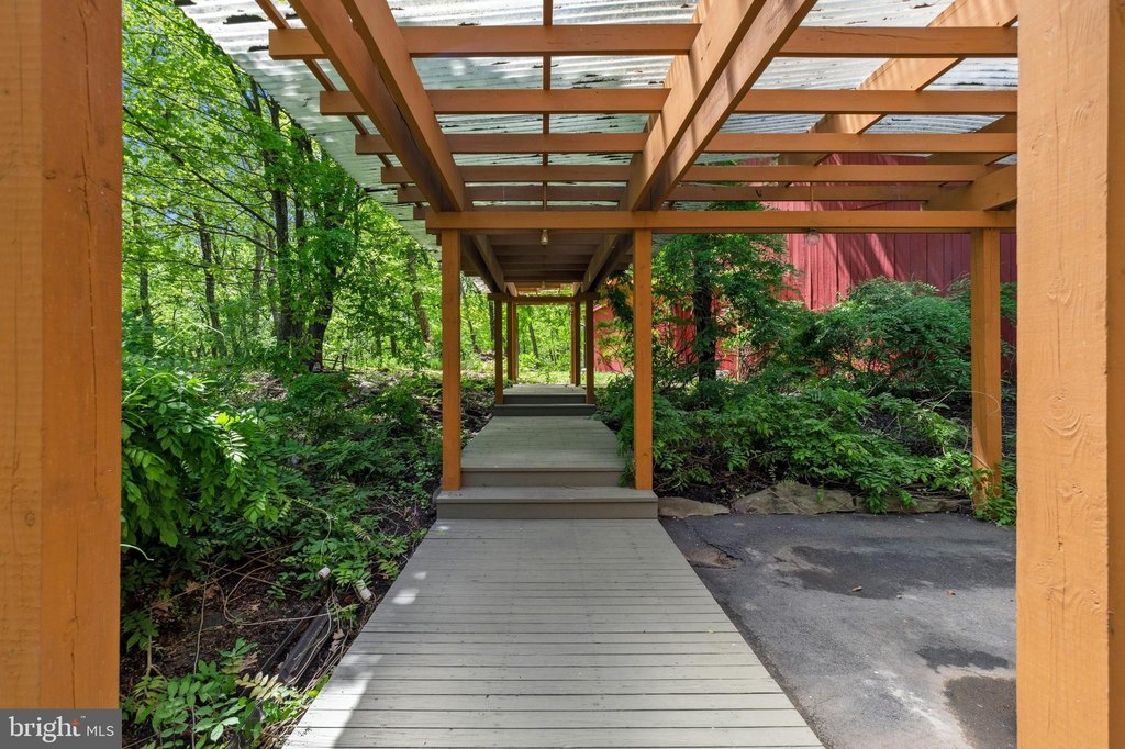 HENRYVILLE, Pennsylvania, 18332, United States, 6 Bedrooms Bedrooms, ,7.5 BathroomsBathrooms,Residential,Forsale,2014635