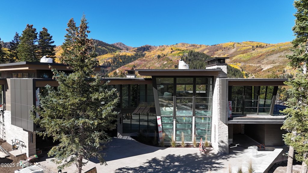 Park City, Utah, 84060, United States, 6 Bedrooms Bedrooms, ,7.5 BathroomsBathrooms,Residential,Forsale,2000251