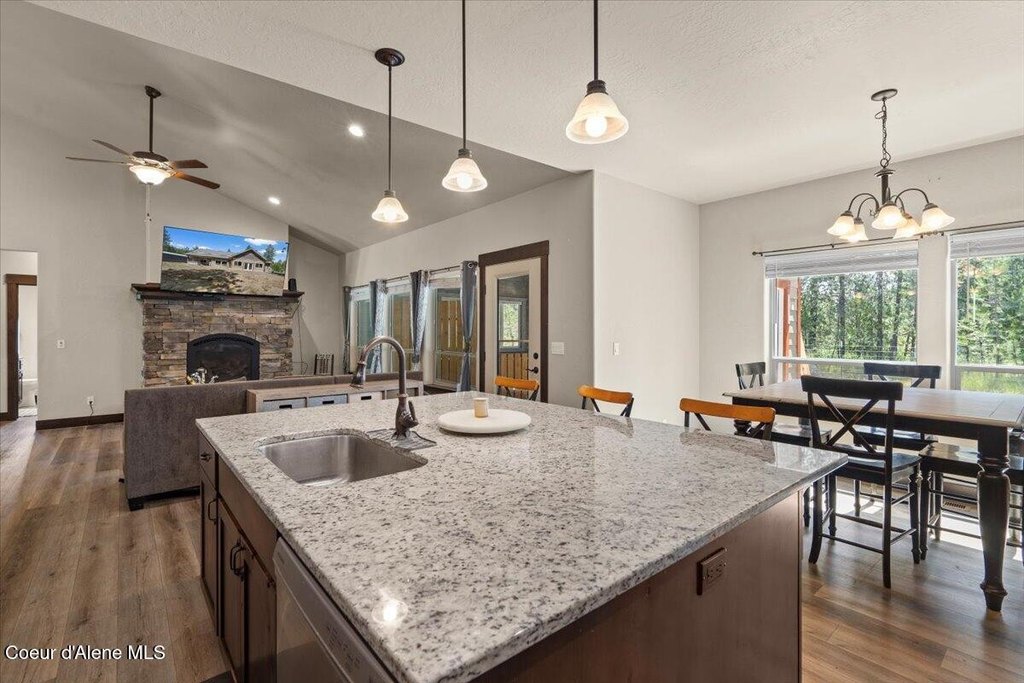 Rathdrum, Idaho, 83858, United States, 3 Bedrooms Bedrooms, ,2 BathroomsBathrooms,Residential,Forsale,1946343