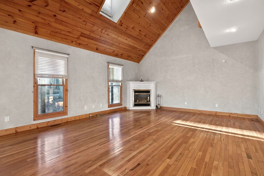 Sparta, Tennessee, 38583, United States, 3 Bedrooms Bedrooms, ,3 BathroomsBathrooms,Residential,Forsale,2010948