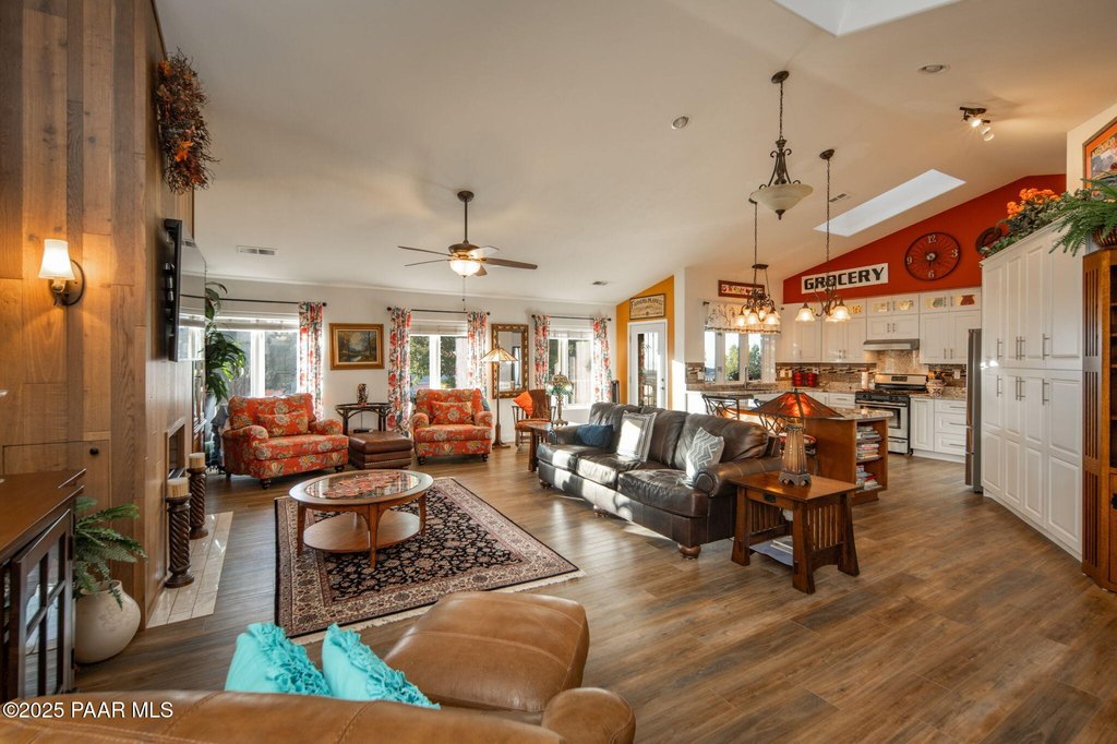 Prescott, Arizona, 86301, United States, 3 Bedrooms Bedrooms, ,2 BathroomsBathrooms,Residential,Forsale,2011278