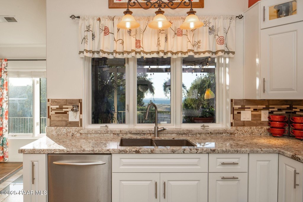 Prescott, Arizona, 86301, United States, 3 Bedrooms Bedrooms, ,2 BathroomsBathrooms,Residential,Forsale,2011278