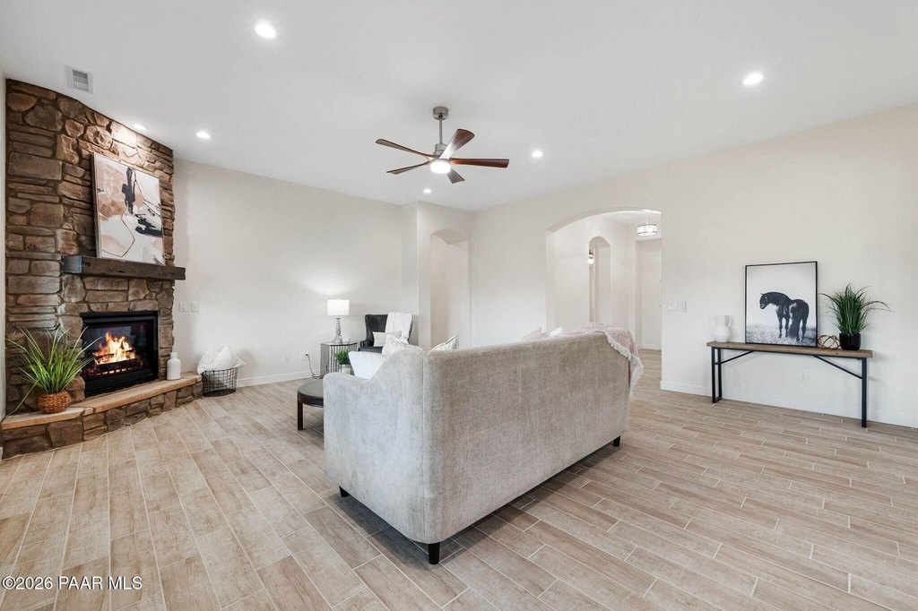 Prescott Valley, Arizona, 86315, United States, 3 Bedrooms Bedrooms, ,3 BathroomsBathrooms,Residential,Forsale,2011270