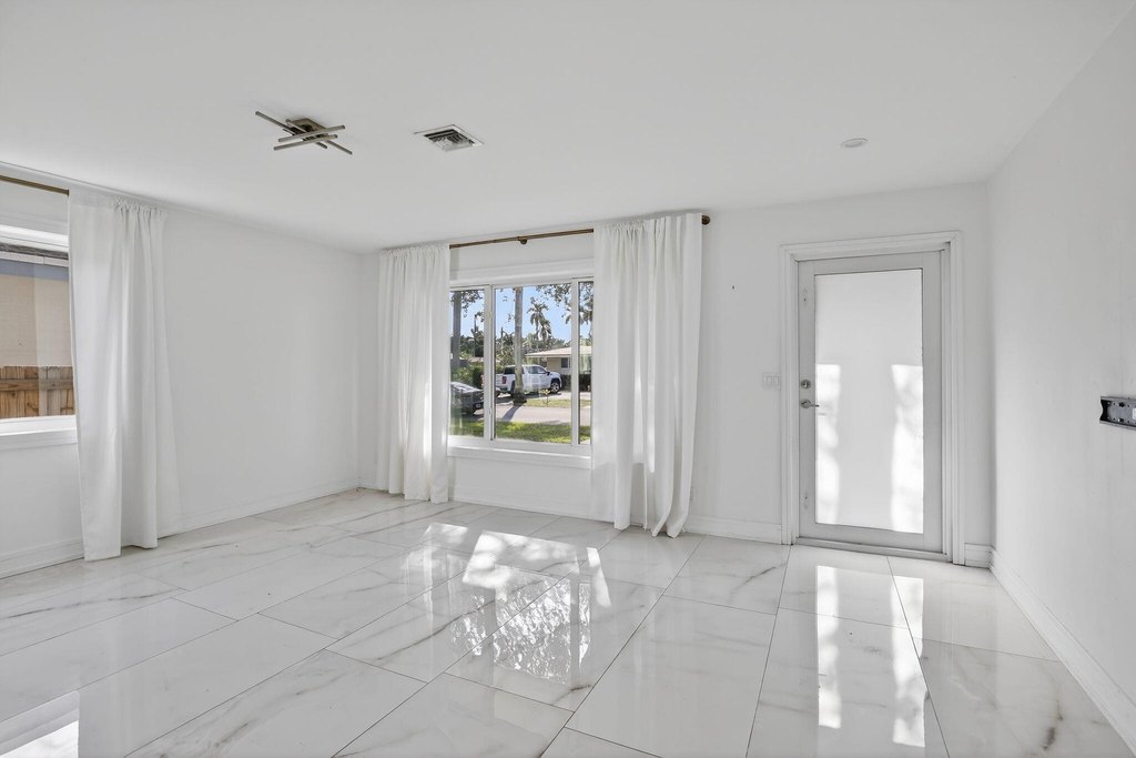 Hollywood, Florida, 33019, United States, 3 Bedrooms Bedrooms, ,2 BathroomsBathrooms,Residential,Forsale,2009886