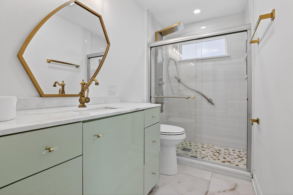 Hollywood, Florida, 33019, United States, 3 Bedrooms Bedrooms, ,2 BathroomsBathrooms,Residential,Forsale,2009886