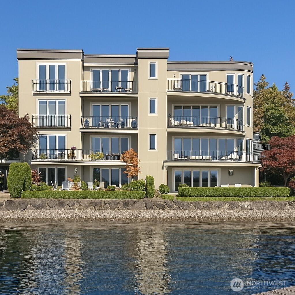 Kirkland, Washington, 98033, United States, 3 Bedrooms Bedrooms, ,3 BathroomsBathrooms,Residential,Forsale,1965877