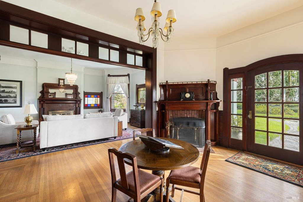 Windsor, California, 95492, United States, 5 Bedrooms Bedrooms, ,4 BathroomsBathrooms,Residential,Forsale,2004744