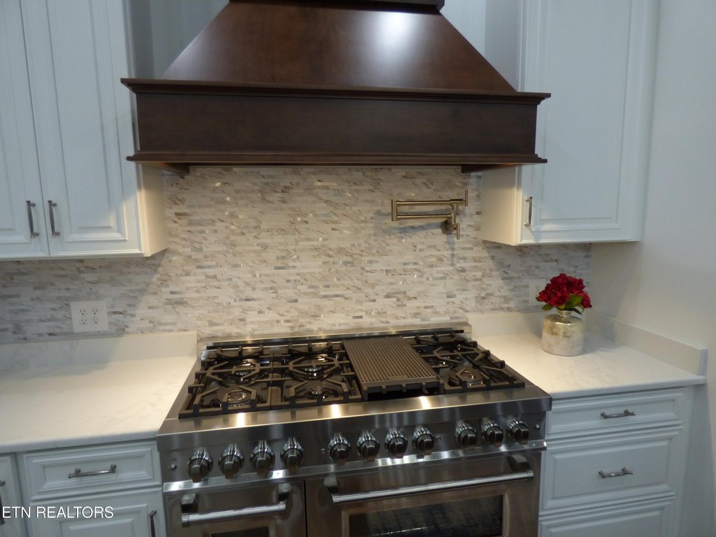 Crossville, Tennessee, 38572, United States, 2 Bedrooms Bedrooms, ,2.5 BathroomsBathrooms,Residential,Forsale,1996593