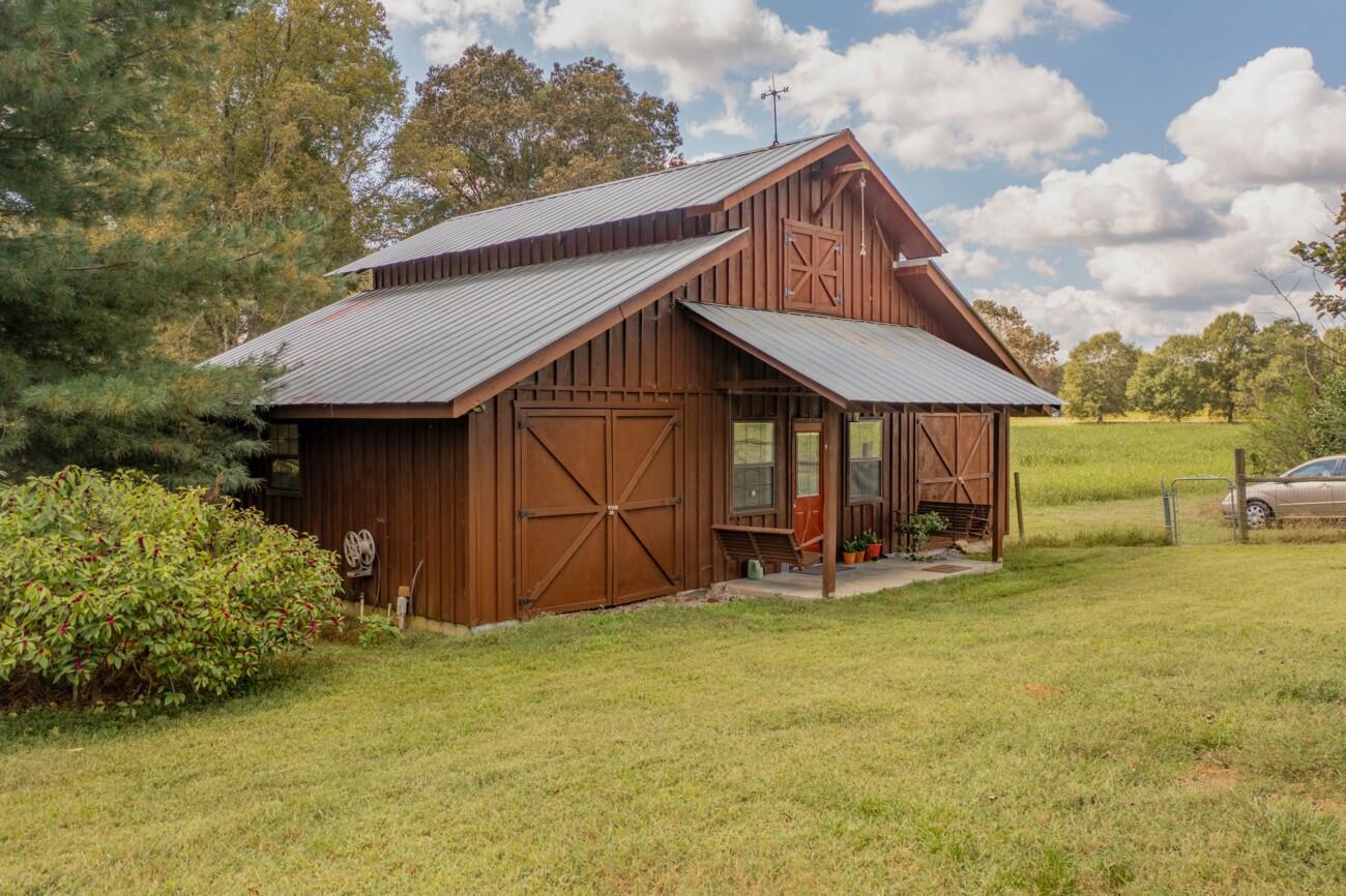 Calhoun, Georgia, 30701, United States, 5 Bedrooms Bedrooms, ,4 BathroomsBathrooms,Residential,Forsale,1963598