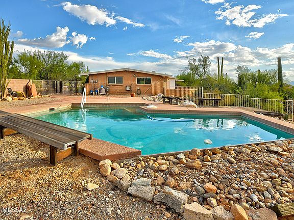 Tucson, Arizona, 85718, United States, 4 Bedrooms Bedrooms, ,2 BathroomsBathrooms,Residential,Forsale,1963537