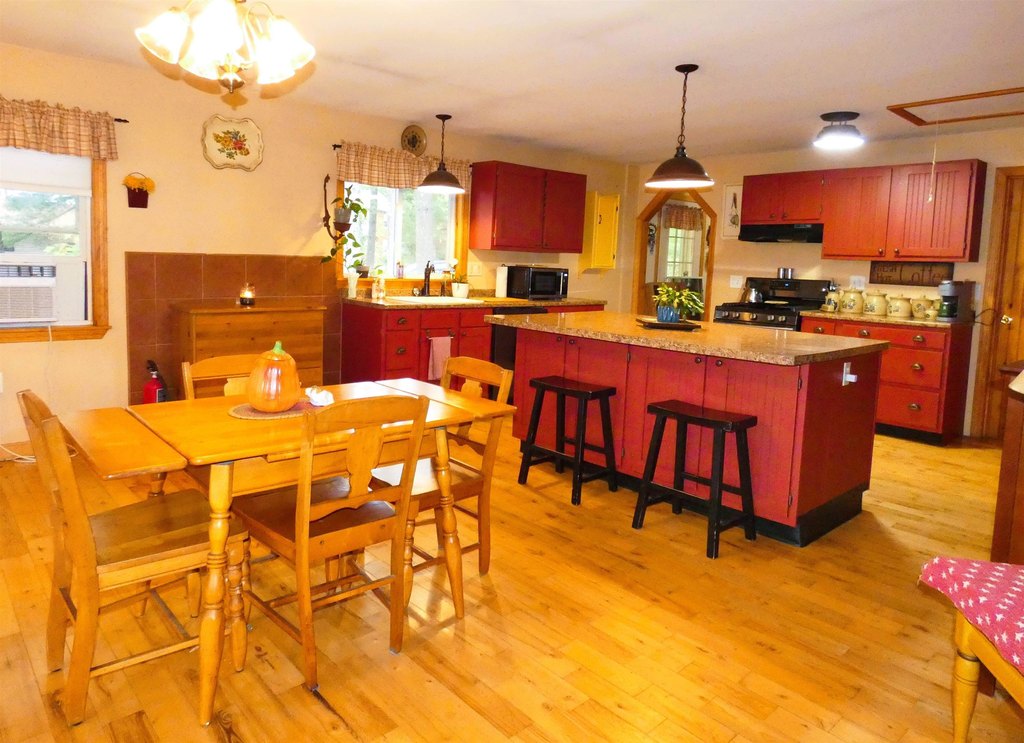 Ossipee, New Hampshire, 03814, United States, 2 Bedrooms Bedrooms, ,2 BathroomsBathrooms,Residential,Forsale,2002406