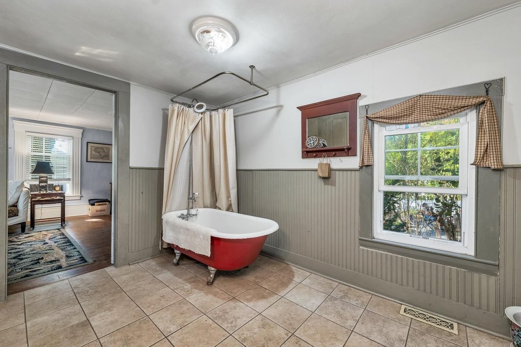 Wolfeboro, New Hampshire, 03894, United States, 3 Bedrooms Bedrooms, ,3 BathroomsBathrooms,Residential,Forsale,2004716