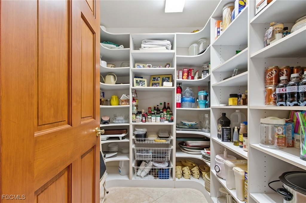 Fort Myers, Florida, 33912, United States, 3 Bedrooms Bedrooms, ,3.5 BathroomsBathrooms,Residential,Forsale,1971960