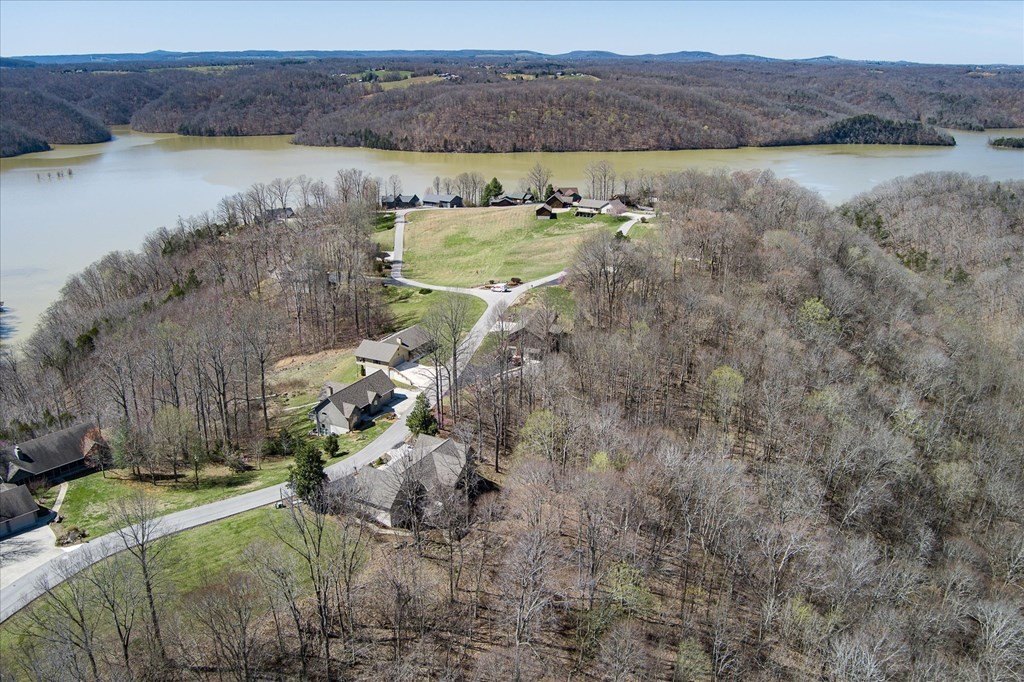 Byrdstown, Tennessee, 38549, United States, 3 Bedrooms Bedrooms, ,3 BathroomsBathrooms,Residential,Forsale,1967348