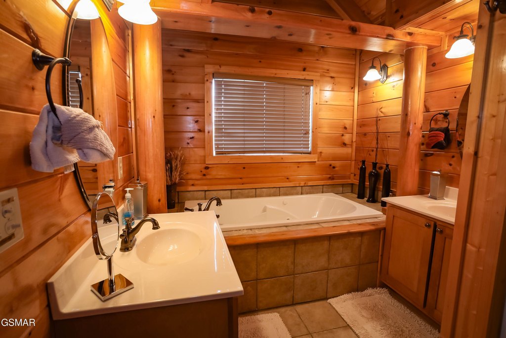 Sevierville, Tennessee, 37862, United States, 4 Bedrooms Bedrooms, ,5.5 BathroomsBathrooms,Residential,Forsale,1999464