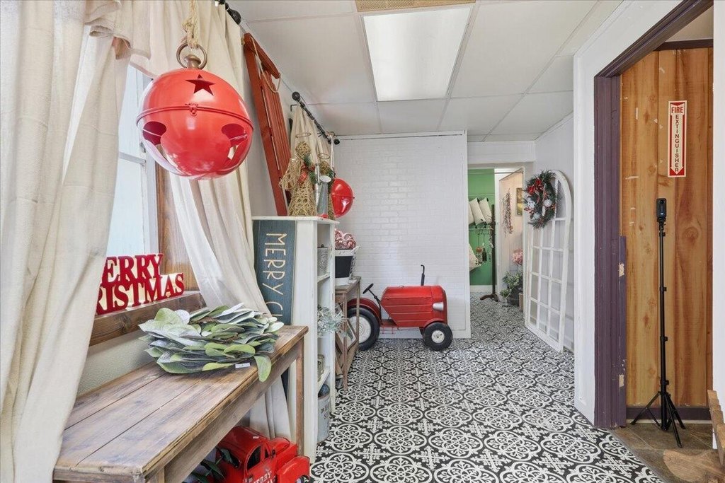 Dandridge, Tennessee, 37725, United States, ,Commercial,Forsale,1988738