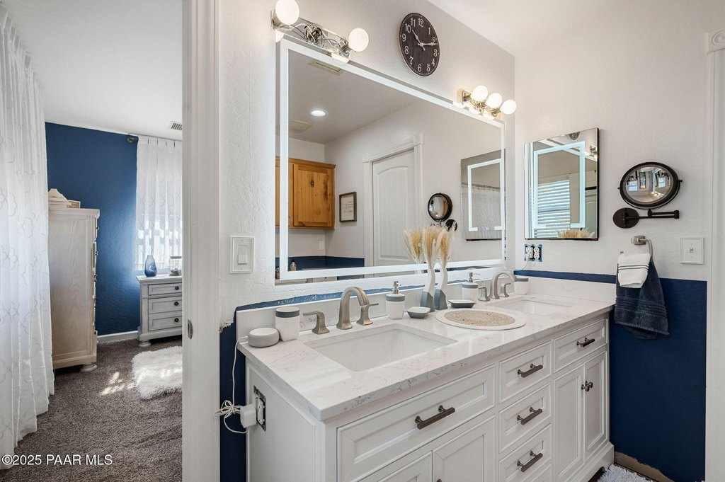 Chino Valley, Arizona, 86323, United States, 5 Bedrooms Bedrooms, ,2 BathroomsBathrooms,Residential,Forsale,1968231