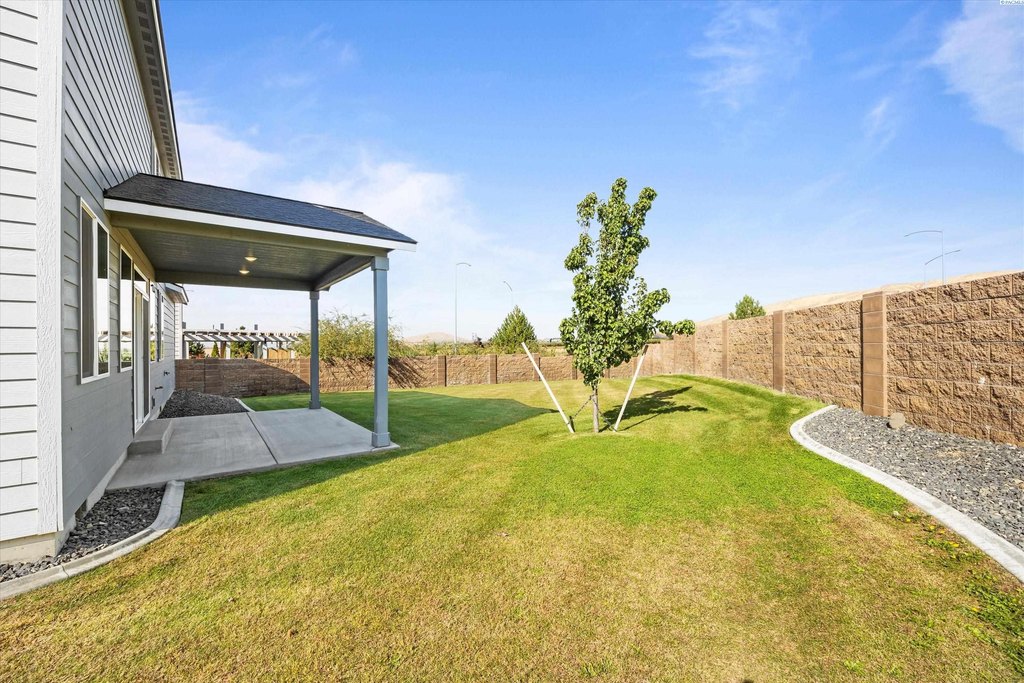 Richland, Washington, 99352, United States, 4 Bedrooms Bedrooms, ,2.5 BathroomsBathrooms,Residential,Forsale,1990696